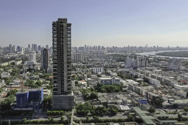 4 Bedroom condo in Windshell Naradhiwas