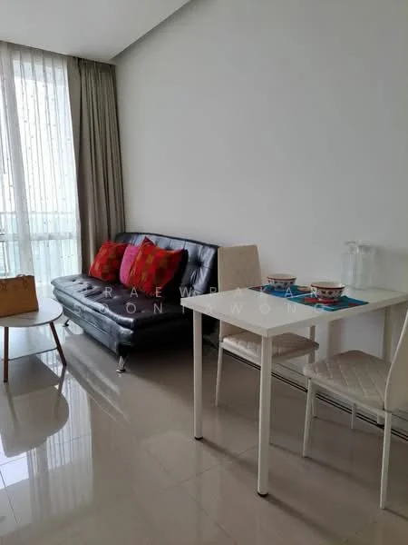 1 Bedroom condo in TC Green Rama 9