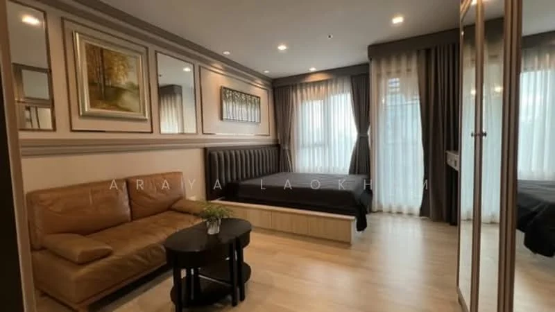 1 Bedroom condo in Life One Wireless