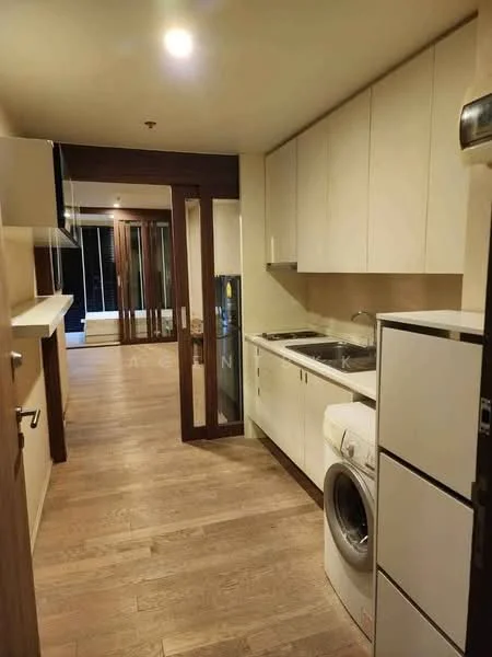1 Bedroom condo in Noble Solo