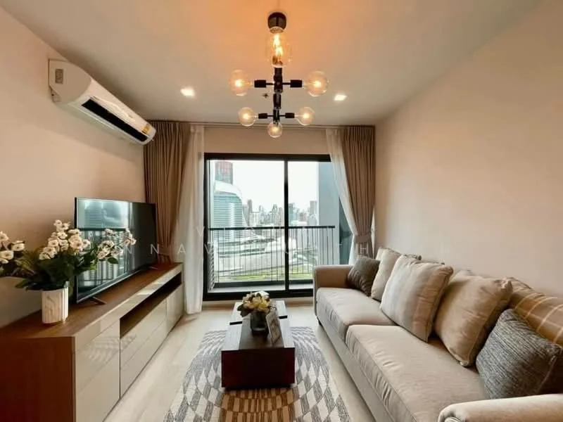 2 Bedroom condo in Life One Wireless