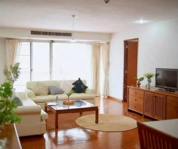 3 Bedroom condo in Ma Peng Seng Apartment