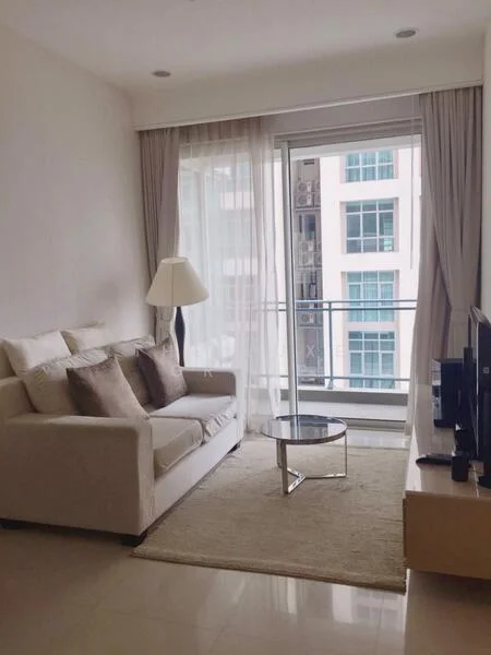 2 Bedroom condo in Q Langsuan