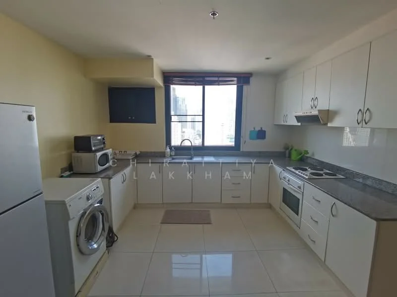 3 Bedroom condo in Lake Green