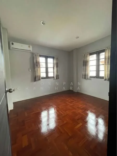 3 Bedroom condo in Chaiyapruek Ramintra-Watcharapol