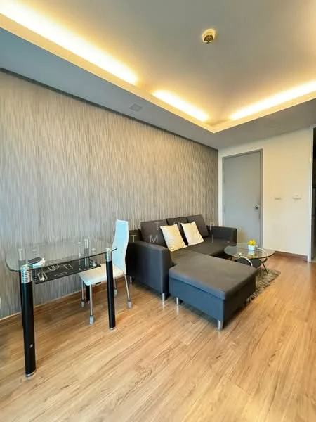 2 Bedroom condo in Thru Thonglor