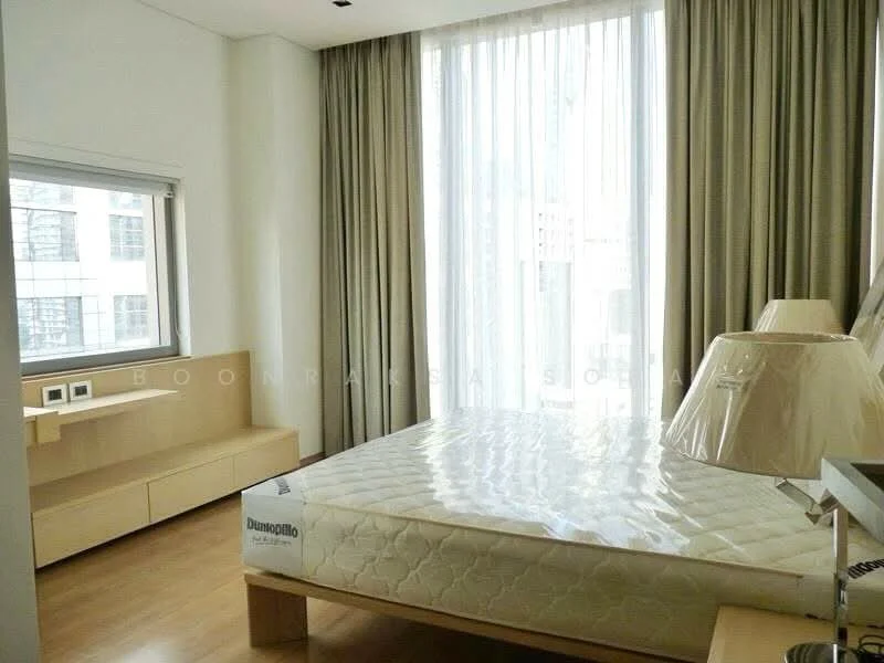 2 Bedroom condo in Saladaeng Residences