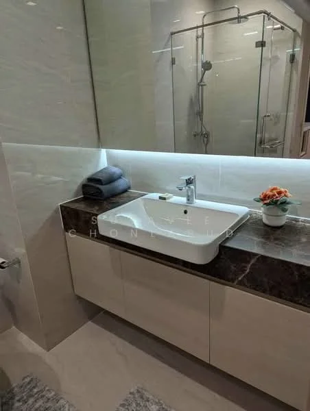 2 Bedroom condo in Noble State 39