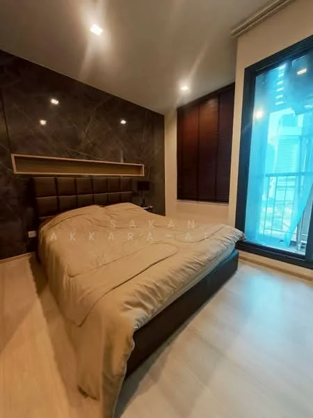 1 Bedroom condo in Life One Wireless