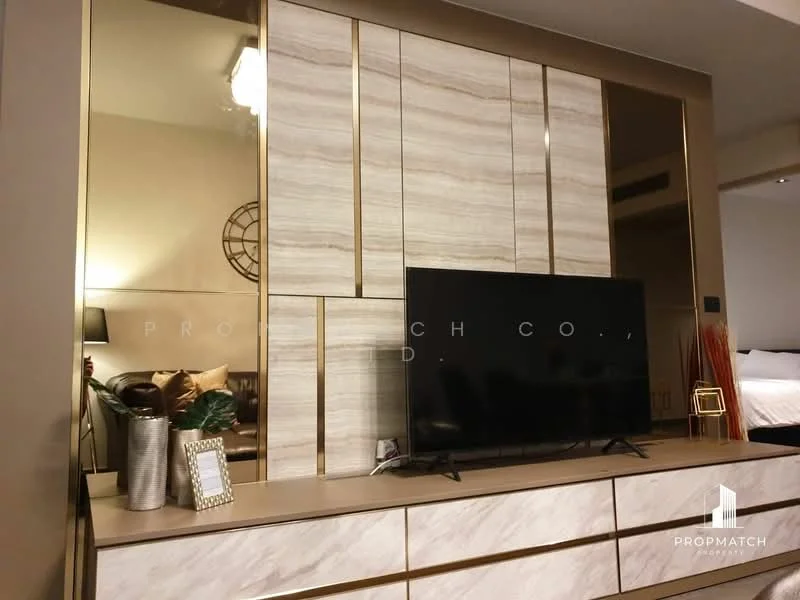 2 Bedroom condo in The Lofts Asoke