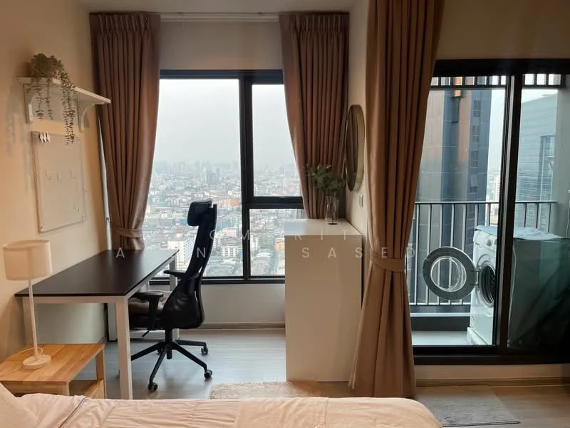 1 Bedroom condo in Life Asoke-Rama 9