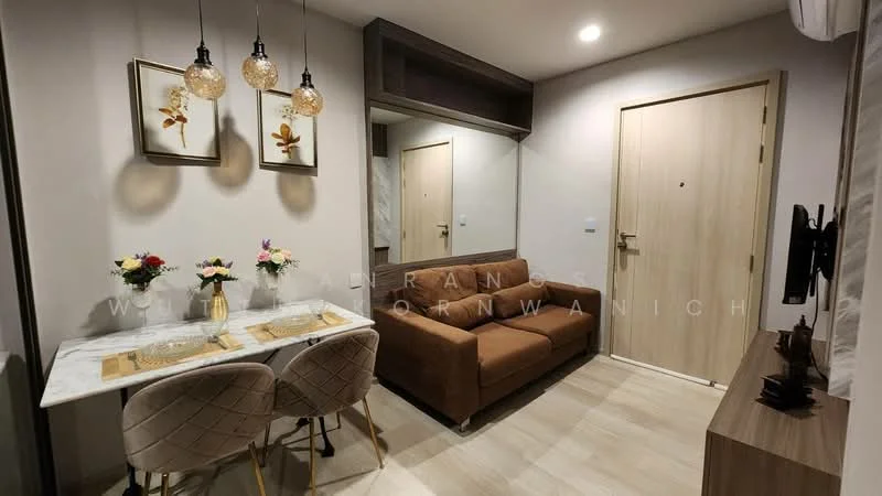 1 Bedroom condo in Life One Wireless
