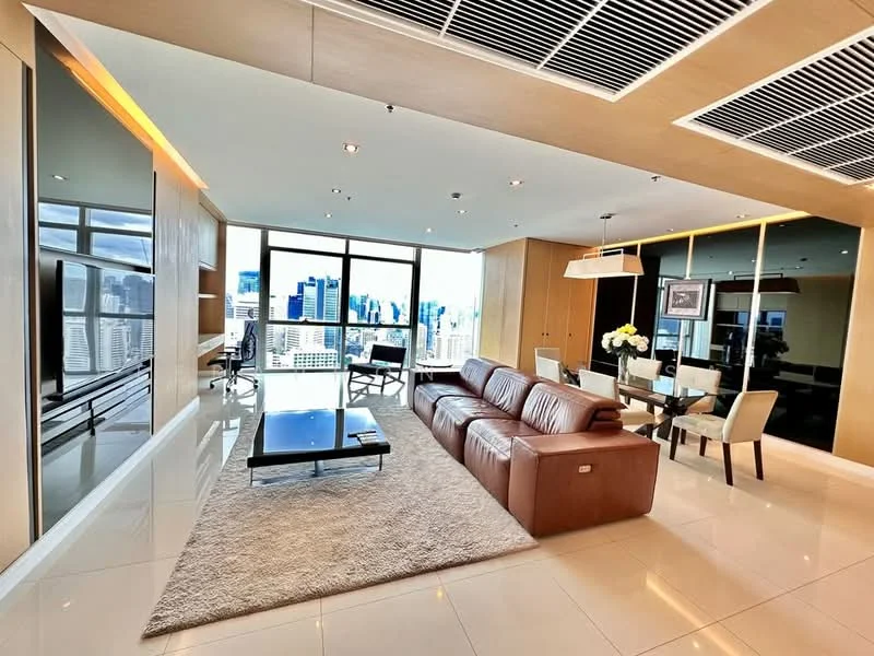 3 Bedroom condo in Athenee Residence