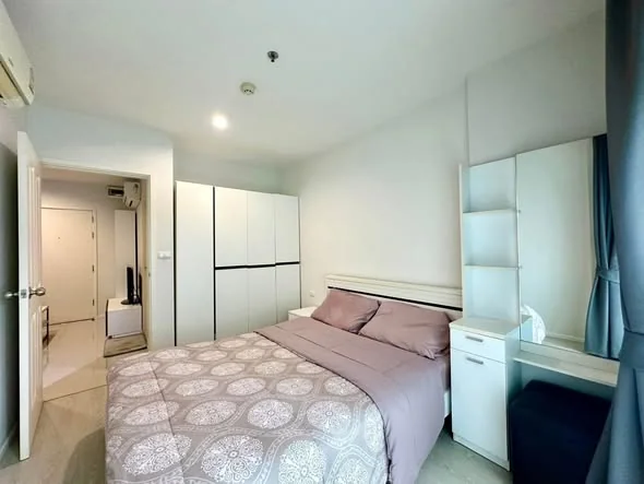 Studio condo in Aspire Rama 9