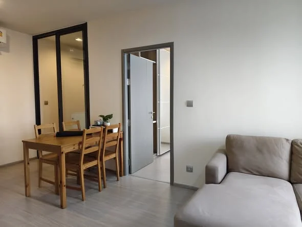 2 Bedroom condo in Life Asoke Hype
