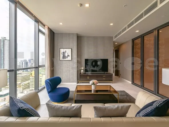 2 Bedroom condo in The Monument Thonglor