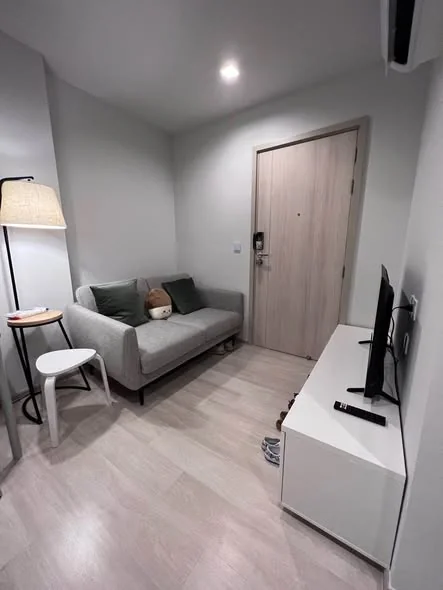 1 Bedroom condo in Life One Wireless