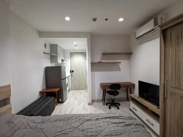 Studio condo in IDEO MOBI Rama 9