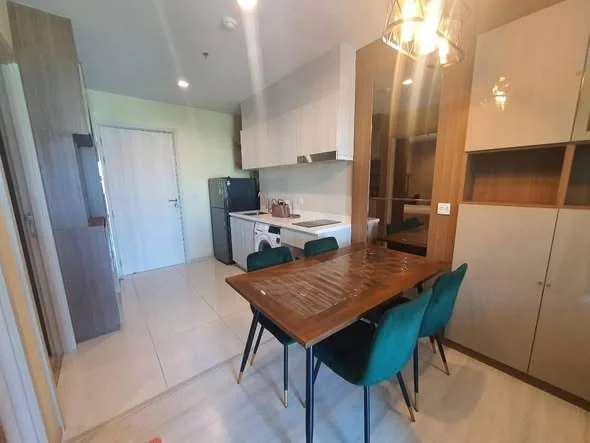 2 Bedroom condo in Life One Wireless