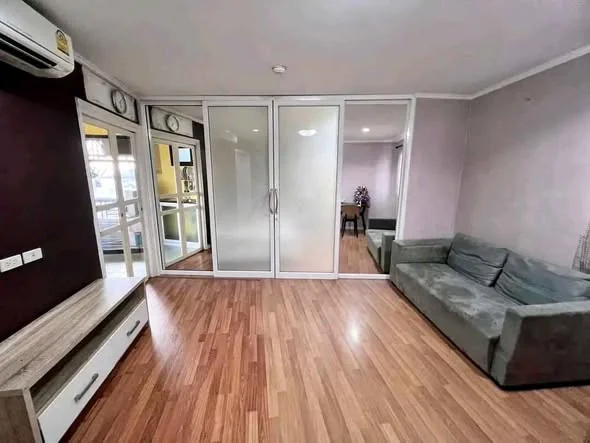 1 Bedroom condo in Lumpini Place Narathiwas 24