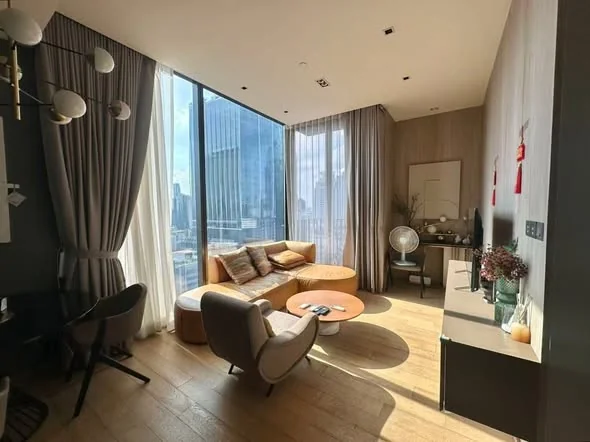 2 Bedroom condo in 28 Chidlom