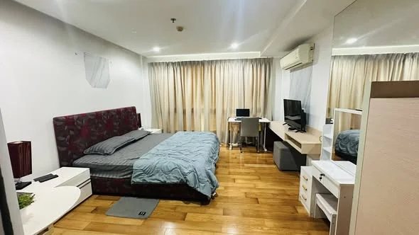 Studio condo in 15 Sukhumvit Residences