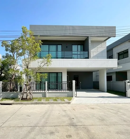 4 Bedroom condo in Centro Bangna-Wongwean