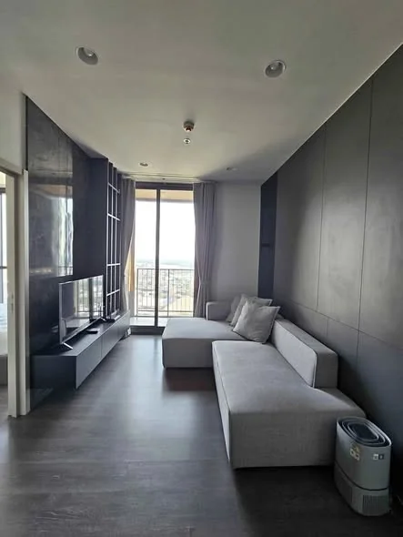 2 Bedroom condo in Oka Haus Sukhumvit 36