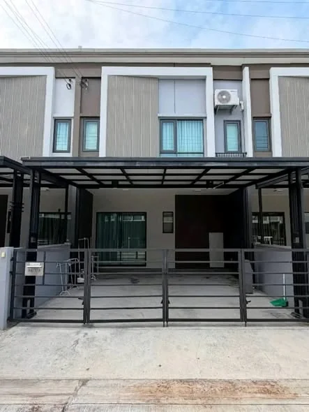 3 Bedroom condo in Grande Pleno Phaholyothin-Rangsit