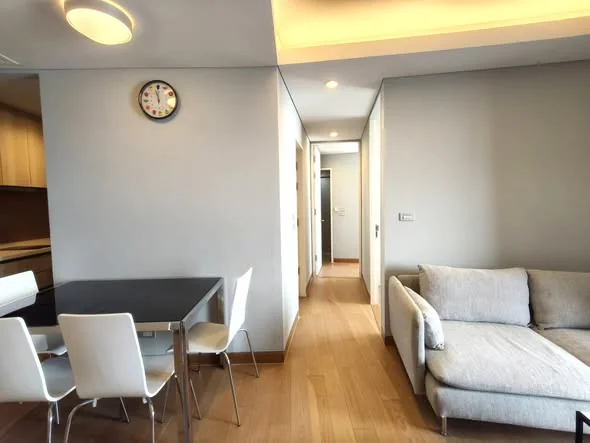 2 Bedroom condo in The Lumpini 24