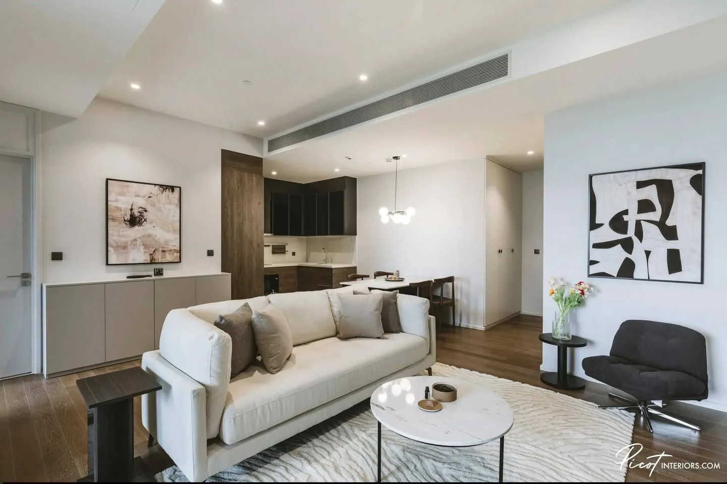 2 Bedroom condo in Muniq Langsuan