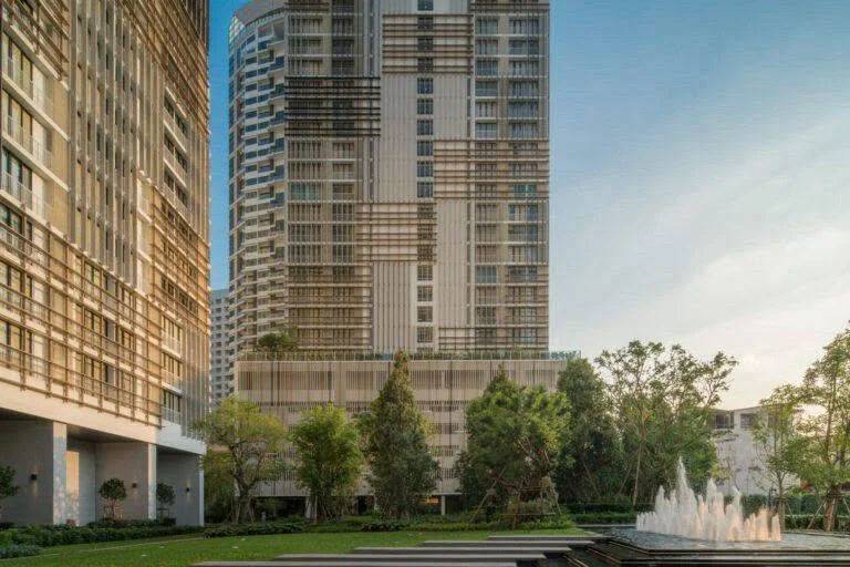 2 Bedroom condo in Park Origin Phrom Phong (Park 24)