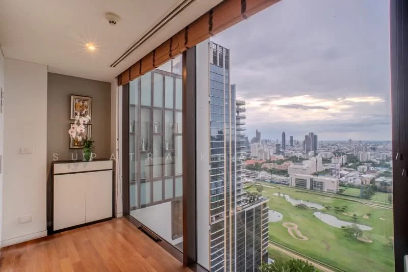 2 Bedroom condo in Hansar Rajdamri