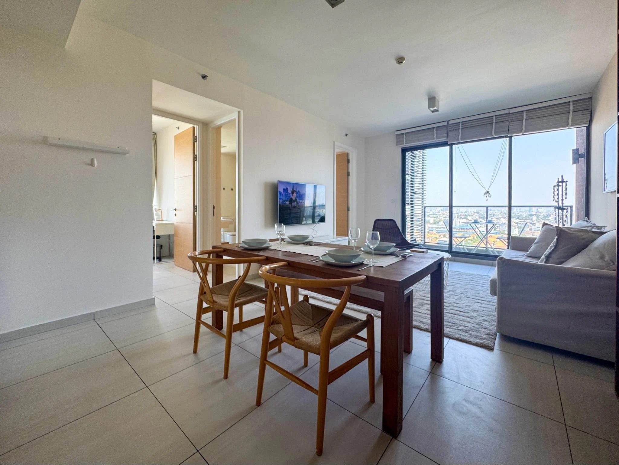 2 Bedroom condo in The Lofts Ekkamai