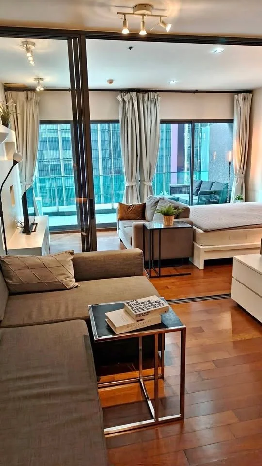 1 Bedroom condo in Noble Remix