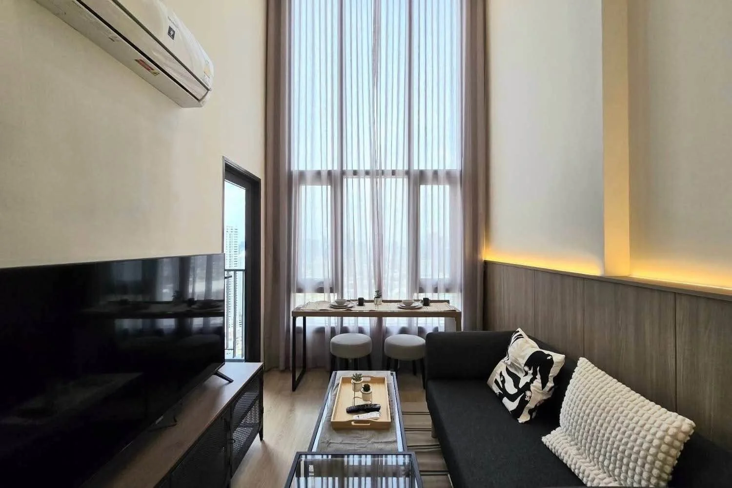 2 Bedroom condo in Life Rama 4-Asoke