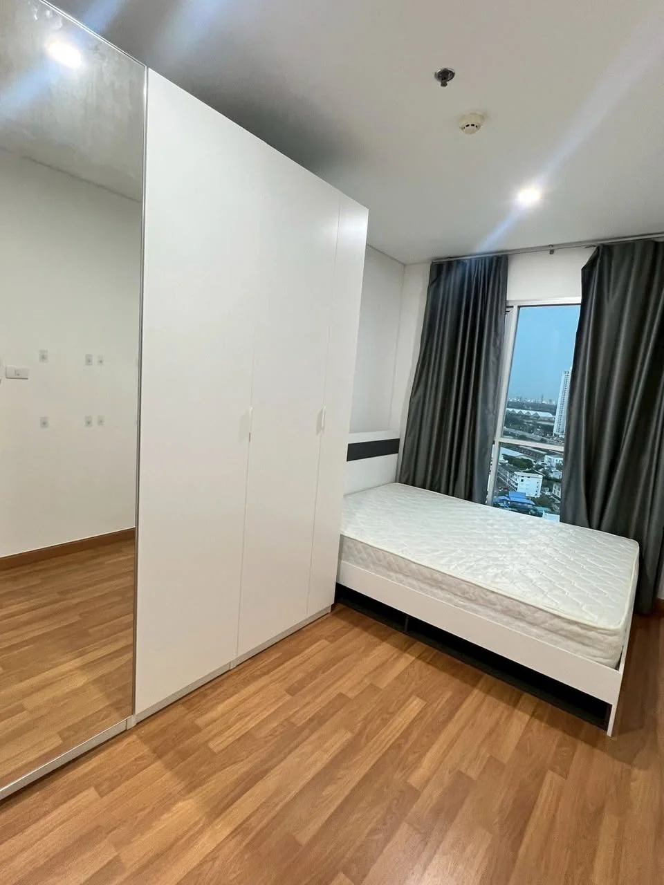 1 Bedroom condo in Lumpini Place Rama 3 - Riverine