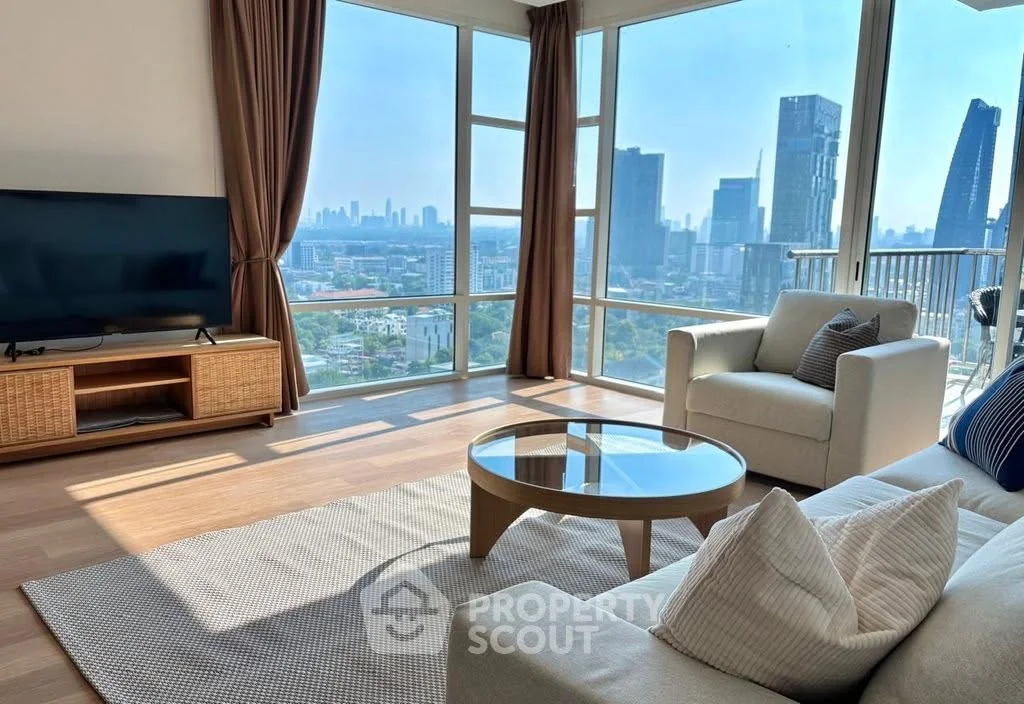 3 Bedroom condo in Fullerton Sukhumvit