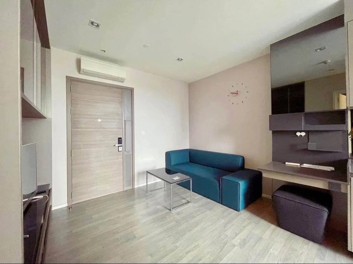 1 Bedroom condo in The Room Sukhumvit 69