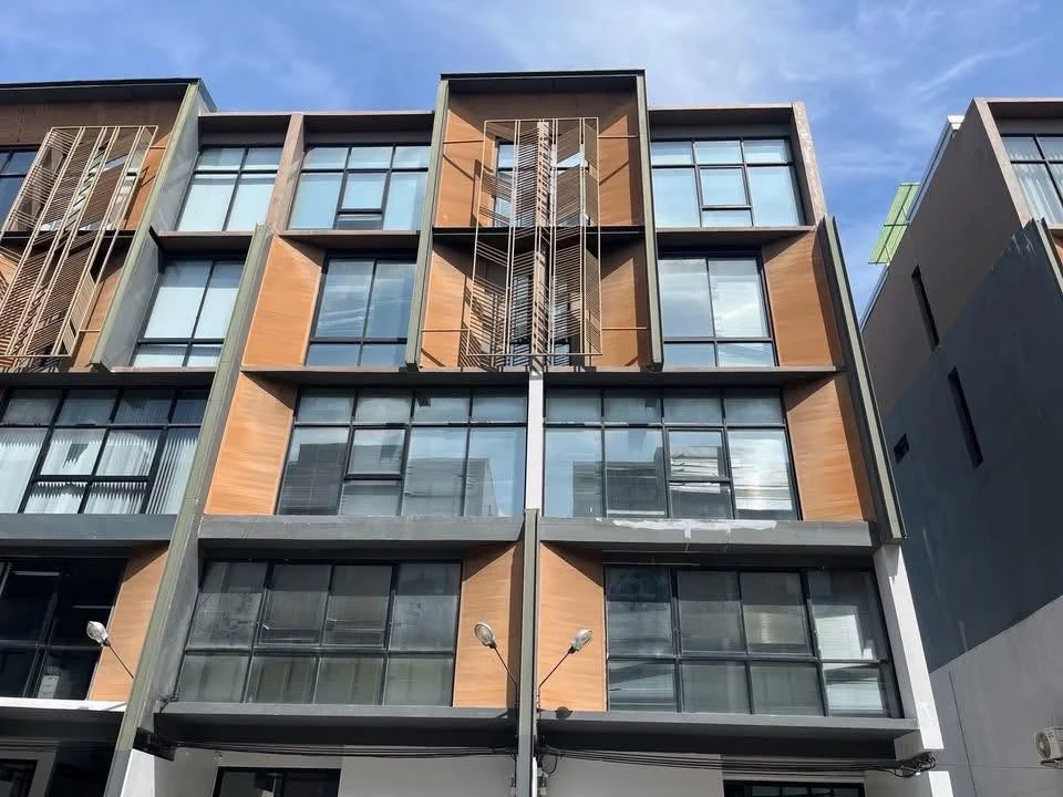 Studio condo in The Pride Sukhumvit 77
