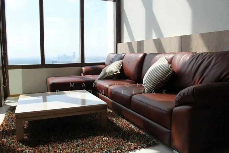 1 Bedroom condo in The Emporio Place