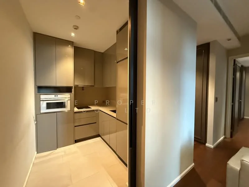 1 Bedroom condo in The Diplomat 39
