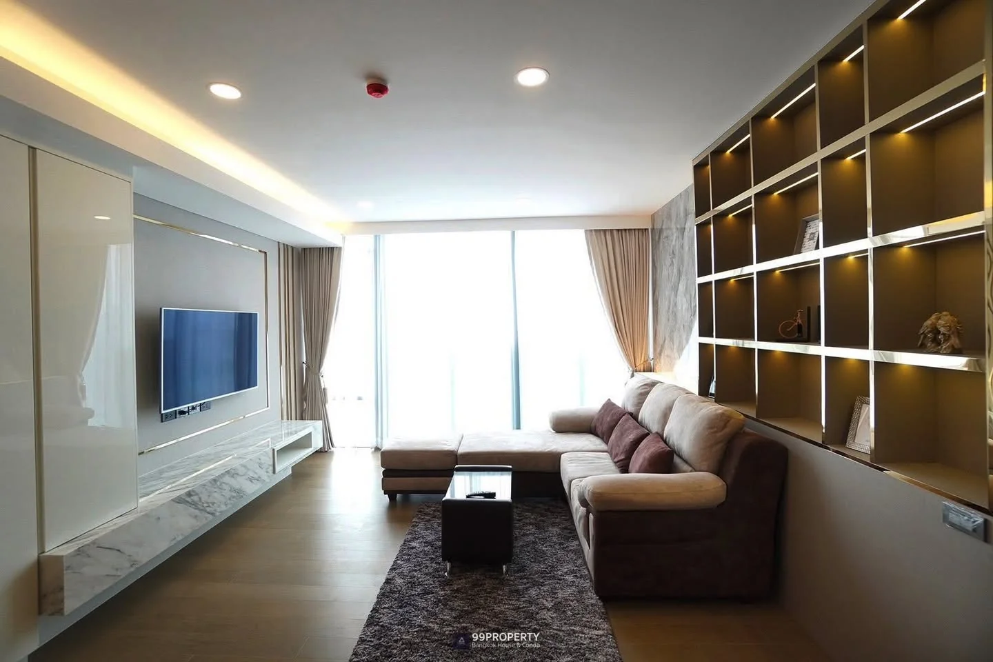 2 Bedroom condo in Siamese Exclusive Queens