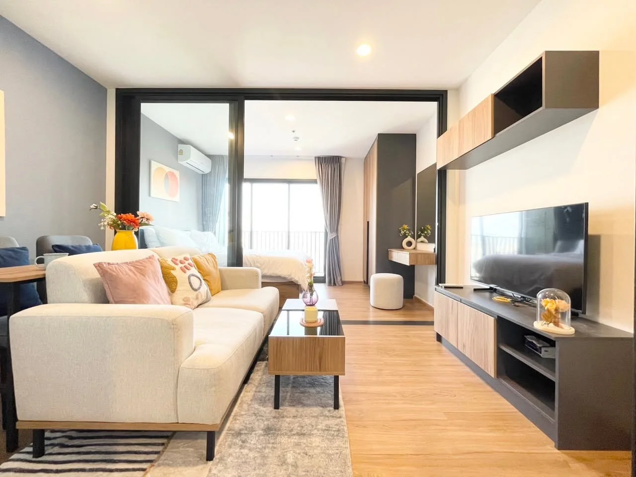 1 Bedroom condo in The Line Vibe