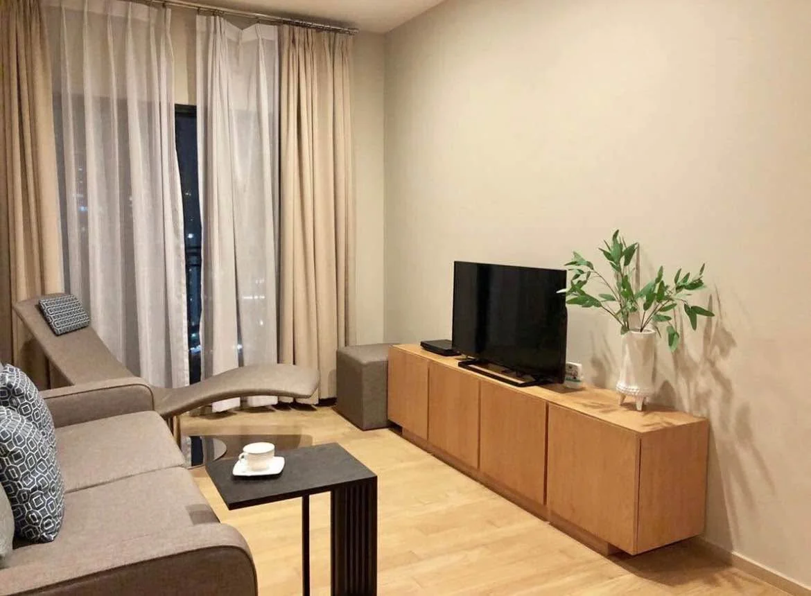1 Bedroom condo in Noble Reveal