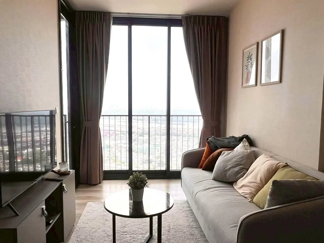 1 Bedroom condo in Oka Haus Sukhumvit 36