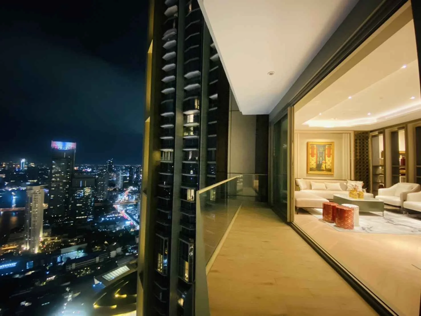 4 Bedroom condo in The Residences At Mandarin Oriental