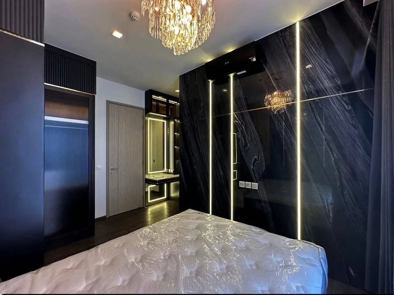 2 Bedroom condo in The Address Siam-Ratchathewi