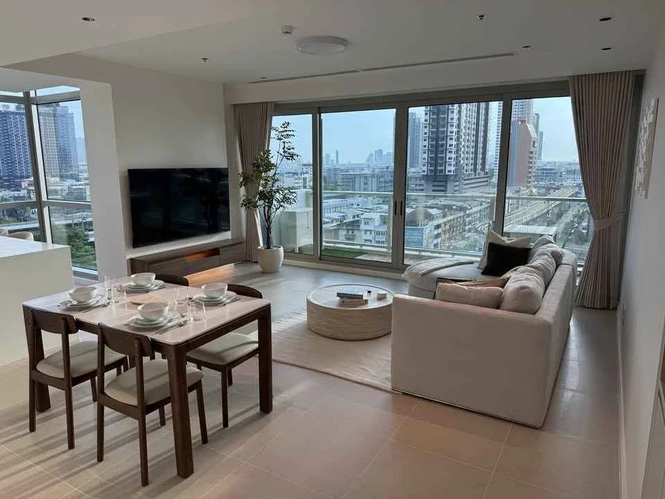 2 Bedroom condo in River House Condominium