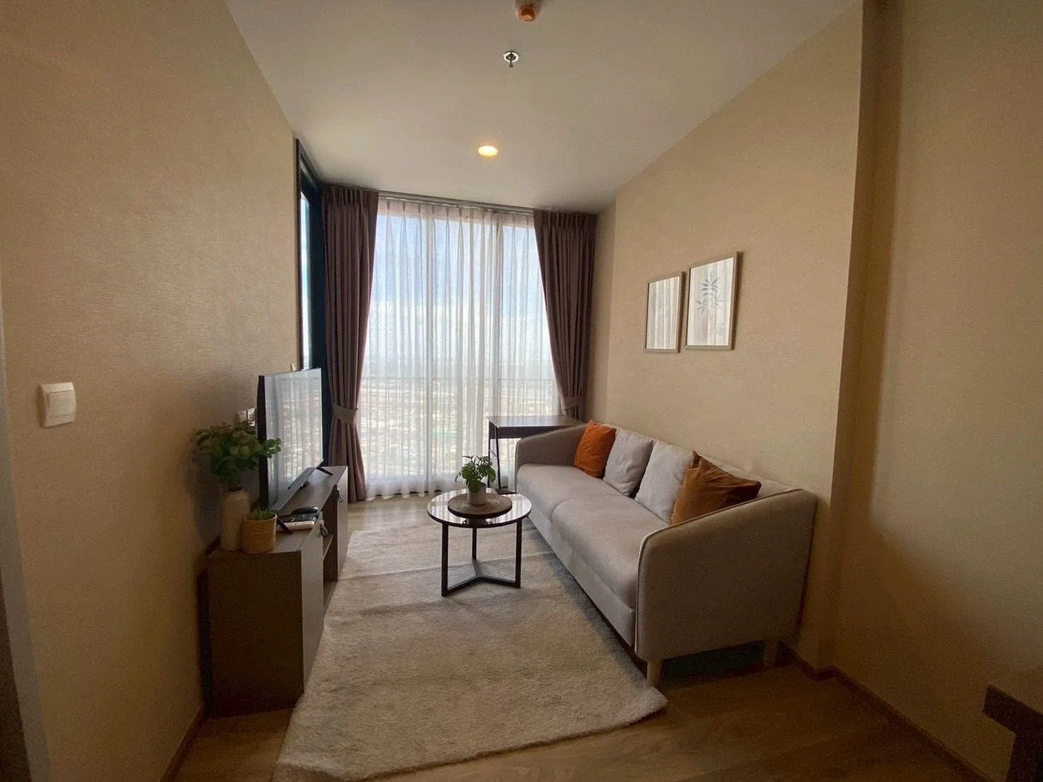 1 Bedroom condo in Oka Haus Sukhumvit 36
